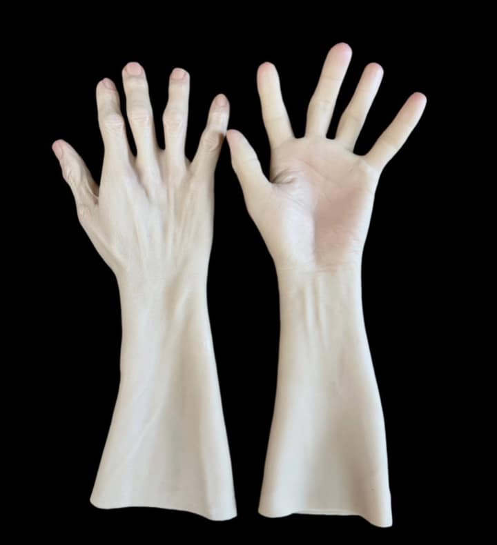Silicone hands detail view 2